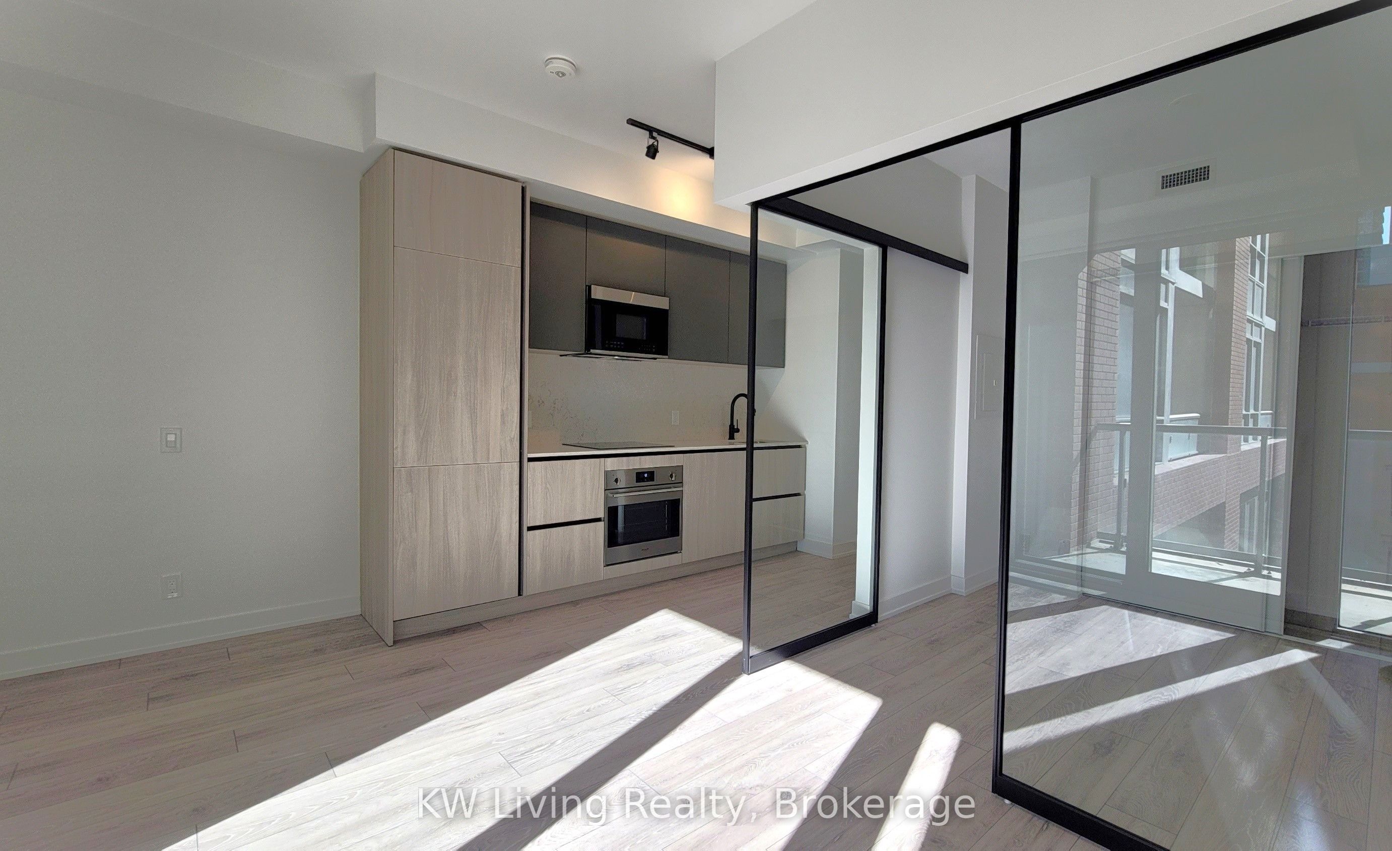 108 Peter Street 1211