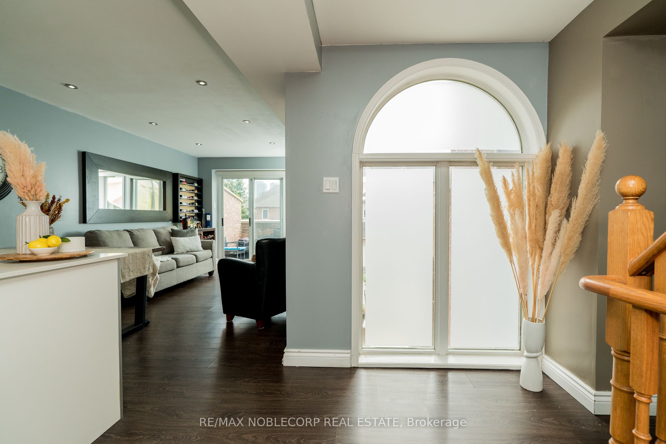 107 Bristol Road E 100