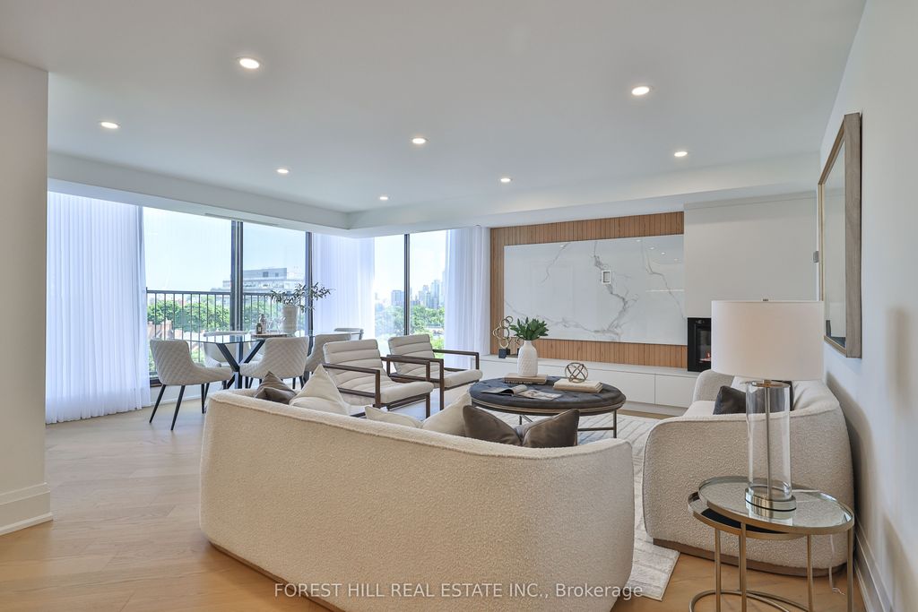 Photo of 447 Walmer Road #808, Toronto, ON M5P 2X9 (MLS # C12305259)