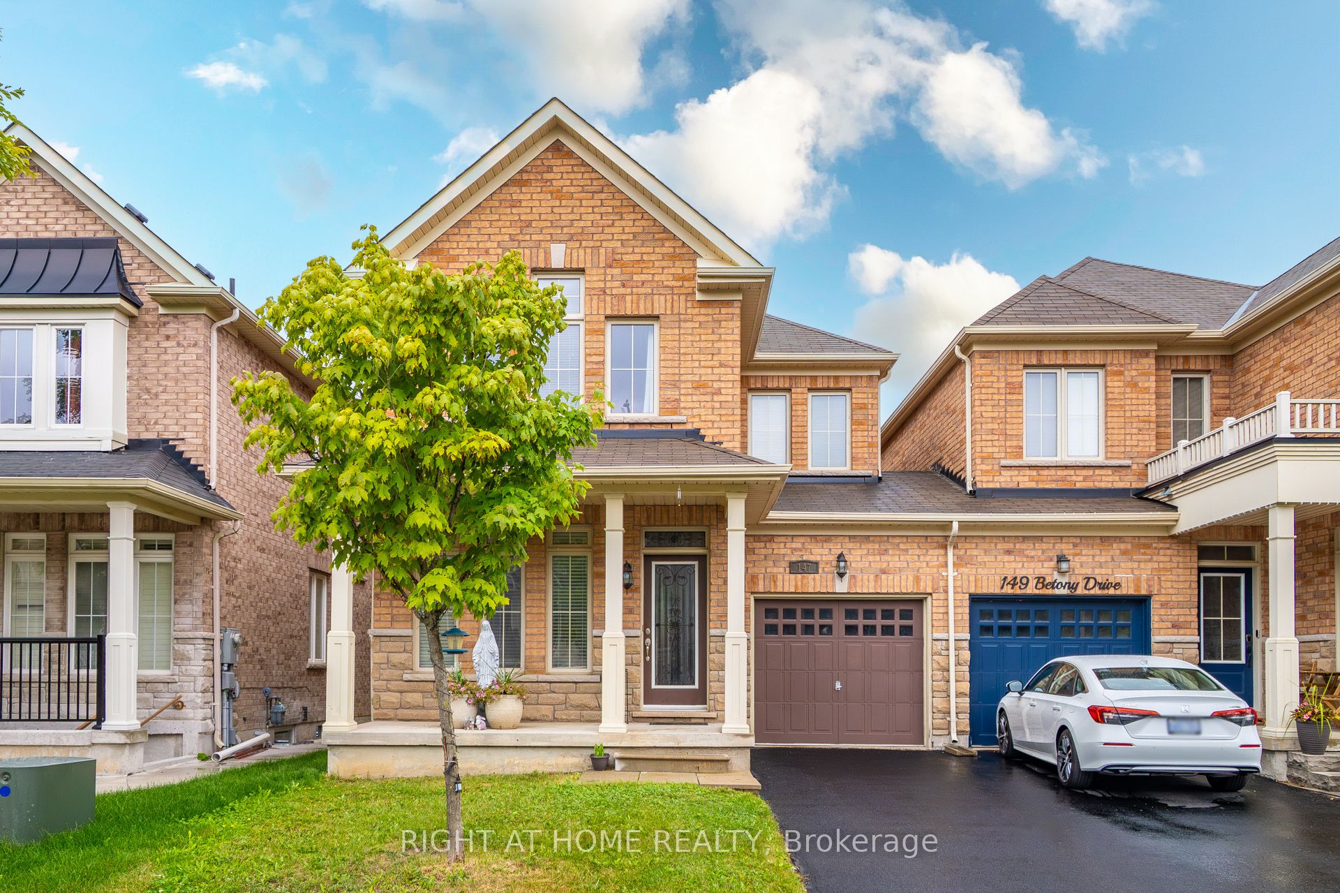 Photo 1 of 29 — 147 Betony Drive, Richmond Hill, ON L4E 0P3