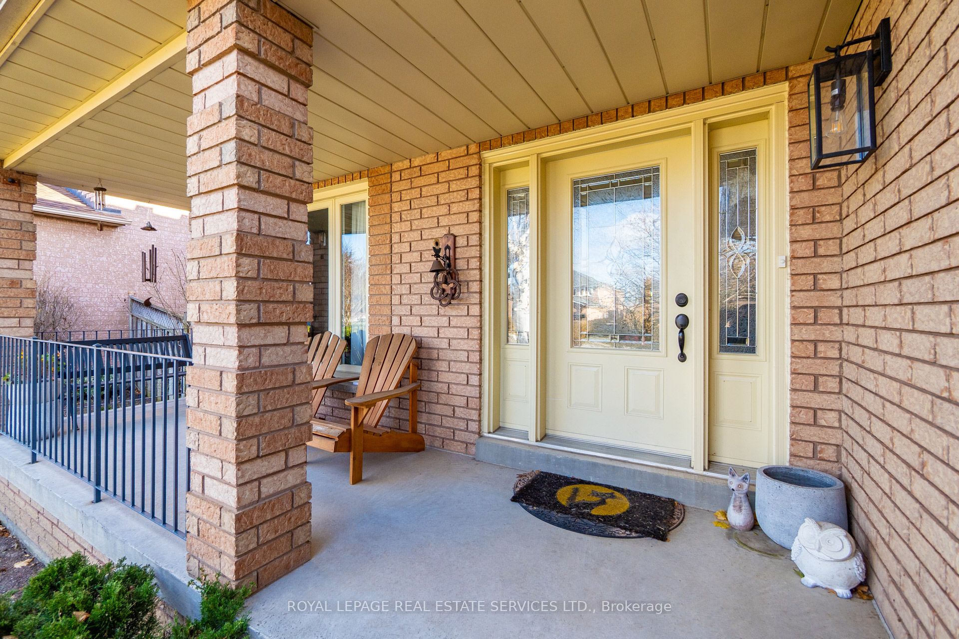 1074 Bradbury Chase