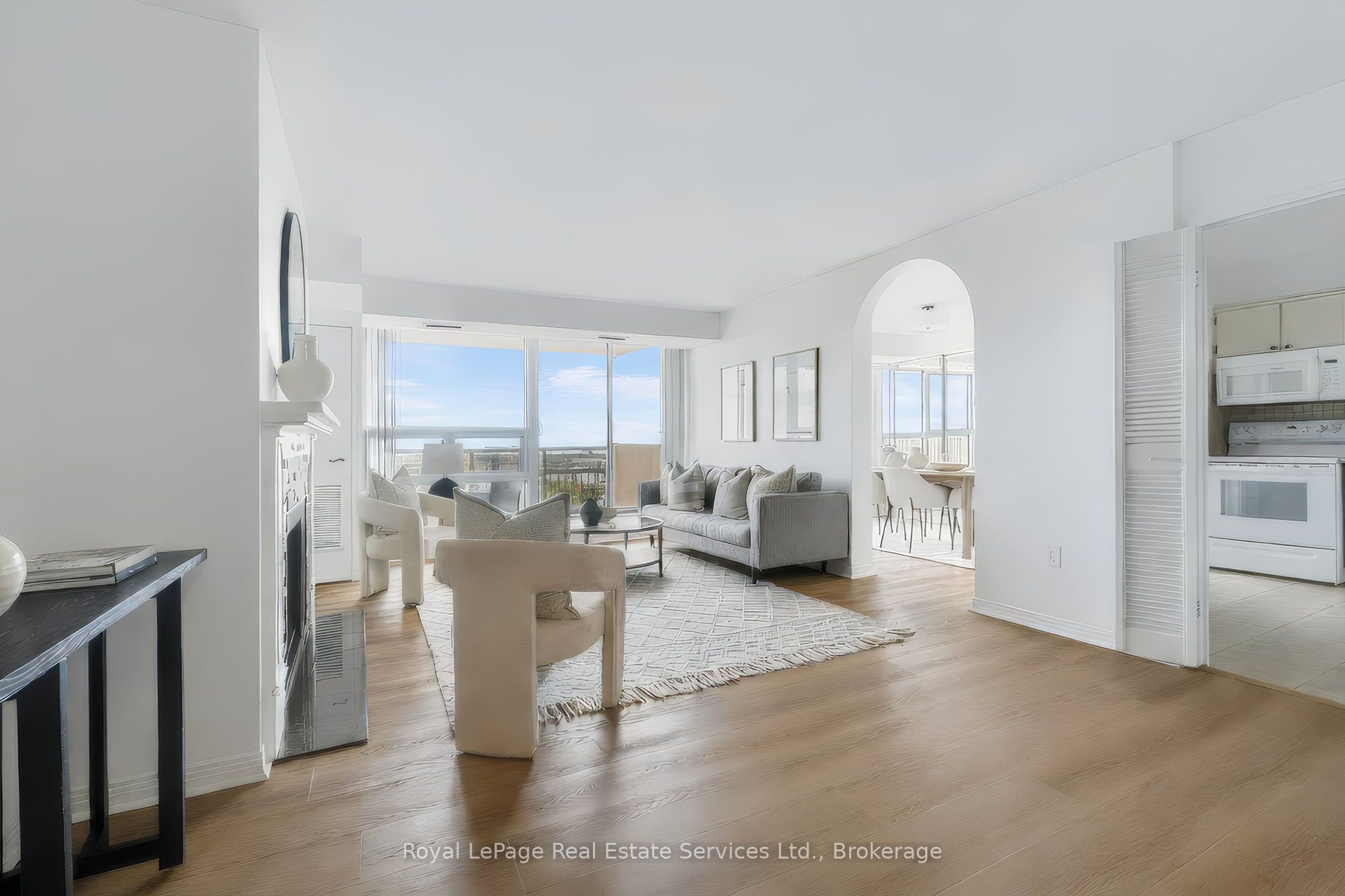 1359 White Oaks Boulevard 1702