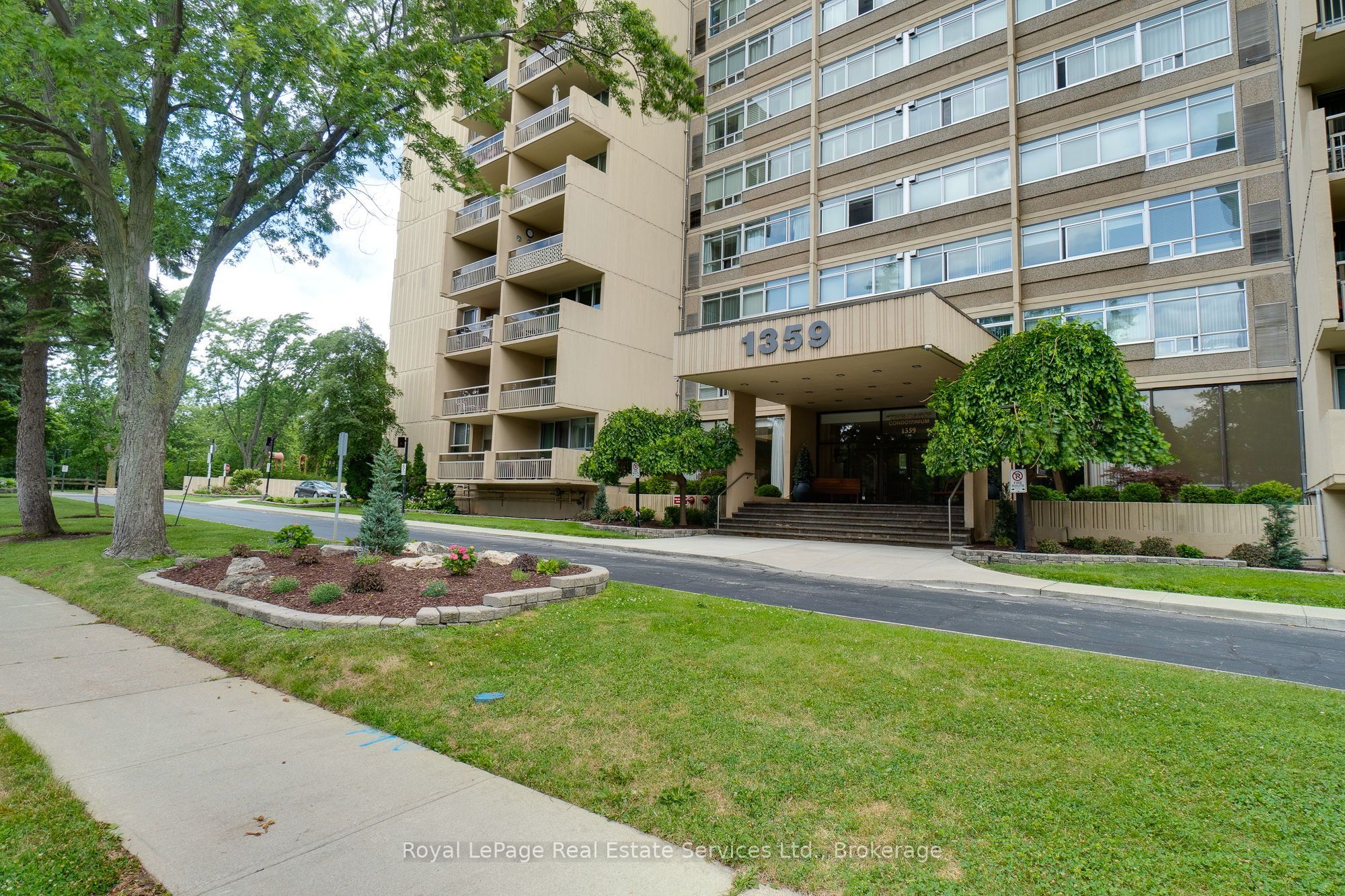 1359 White Oaks Boulevard 1702