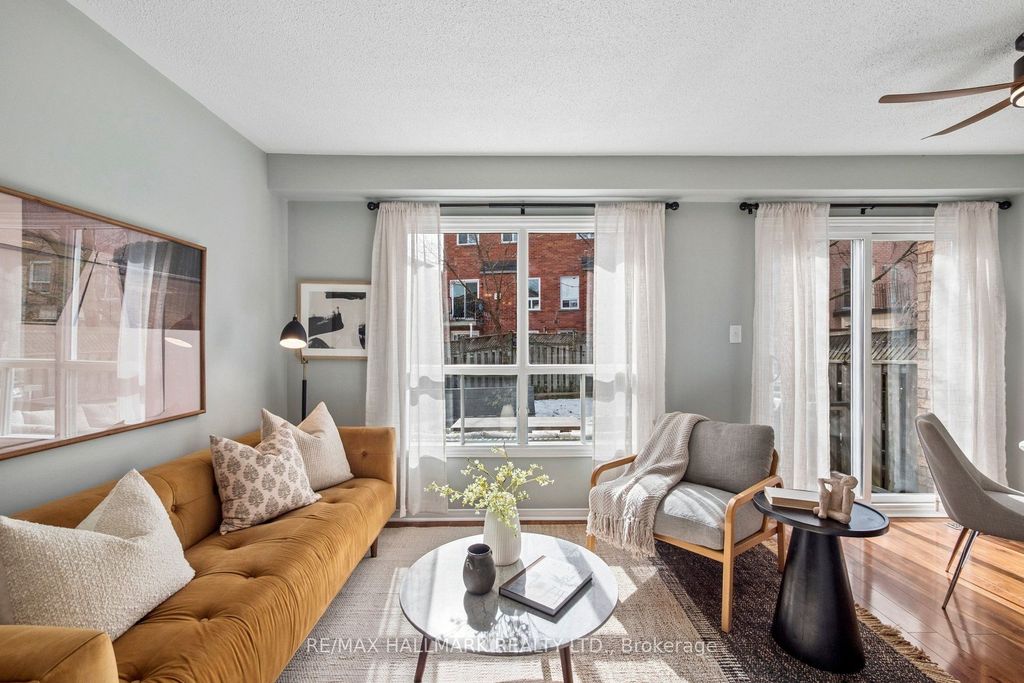 Photo of 568 Walpole Crescent, Newmarket, ON L3X 2B4 (MLS # N12867262)