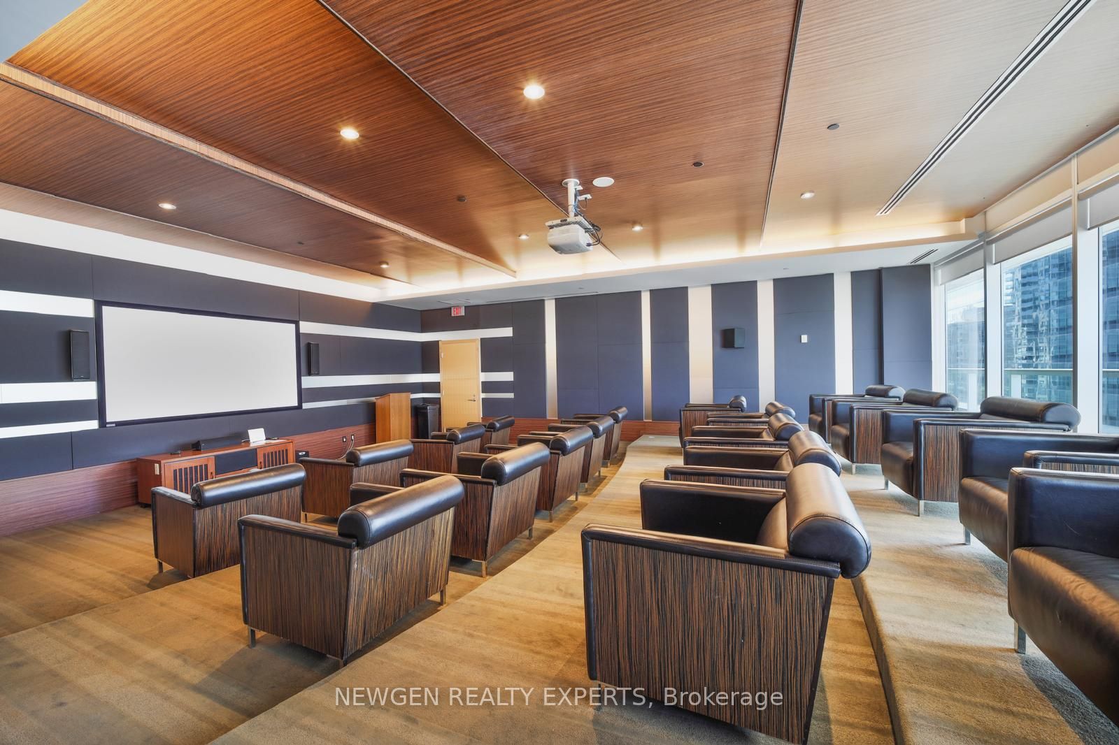 55 Bremner Boulevard 1506