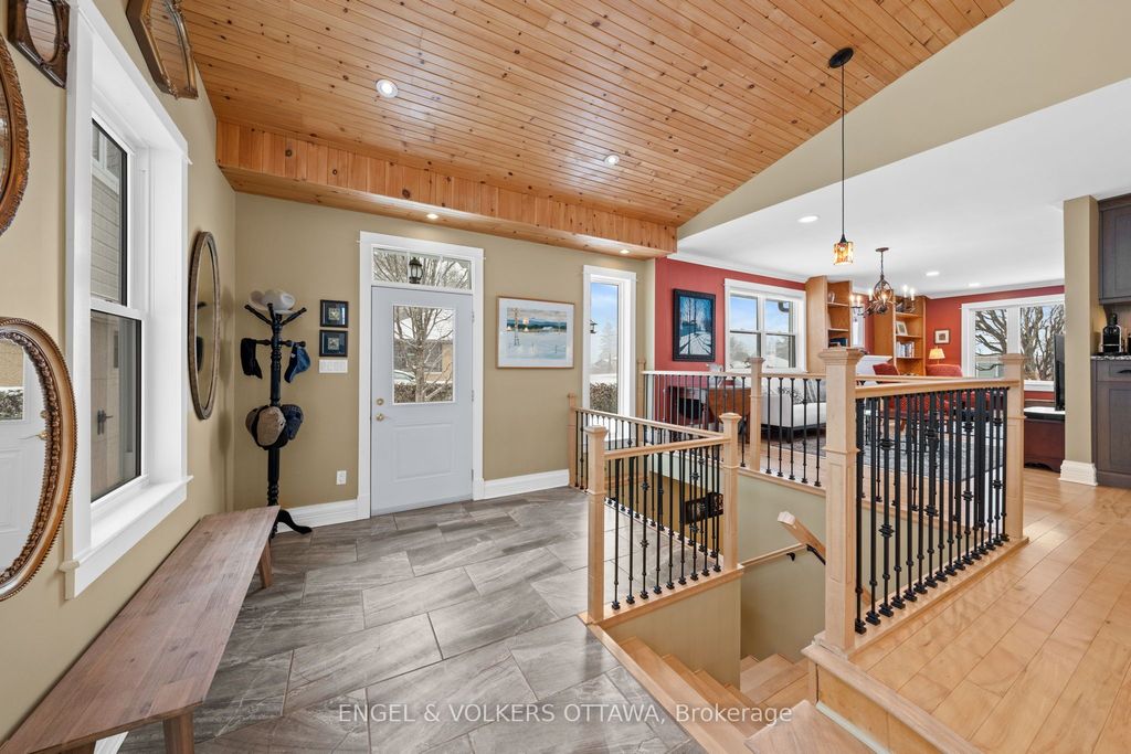 Photo of 1105 Edward Street, Manotick - Kars - Rideau Twp and Area, ON K4M 1G8 (MLS # X13003586)