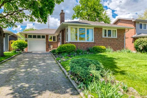 16 Deanecourt Road Toronto ON M9B 3K7