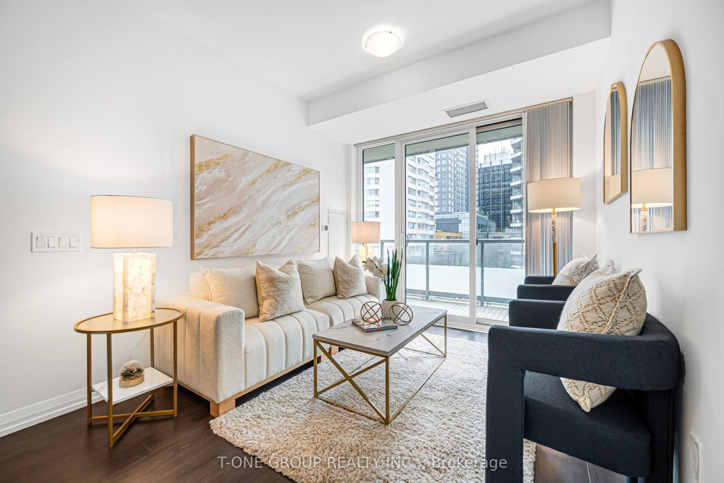 Photo of 25 Holly Street #610, Toronto, ON M4S 0E3 (MLS # C13552218)