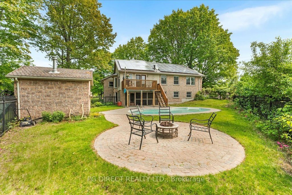 Photo of 10 Fraserglen Court, Quinte West, ON K8V 5P4 (MLS # X12627328)