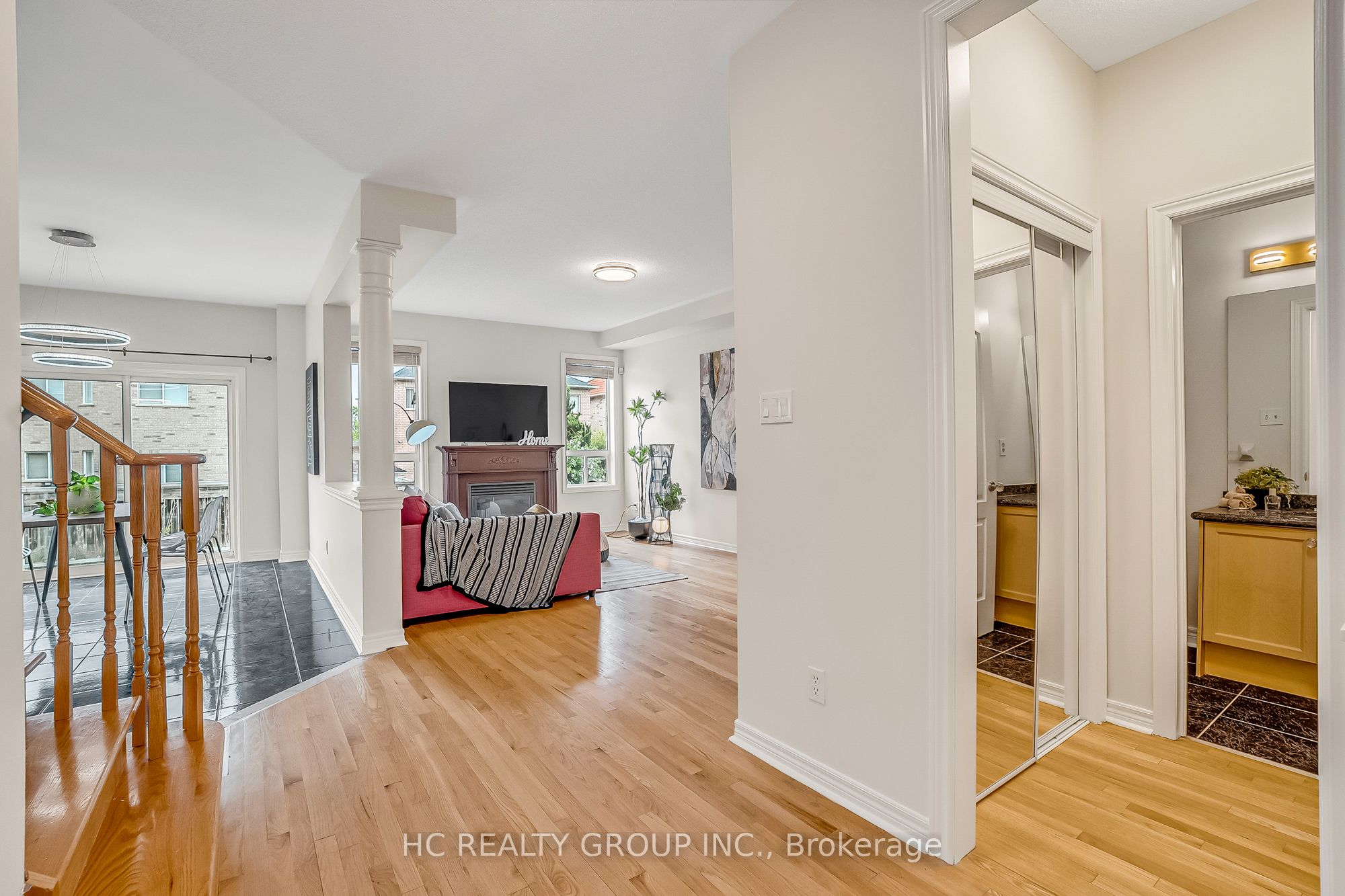 130 Royview Crescent
