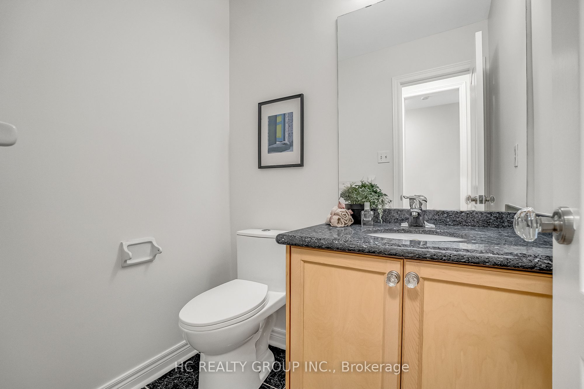 130 Royview Crescent