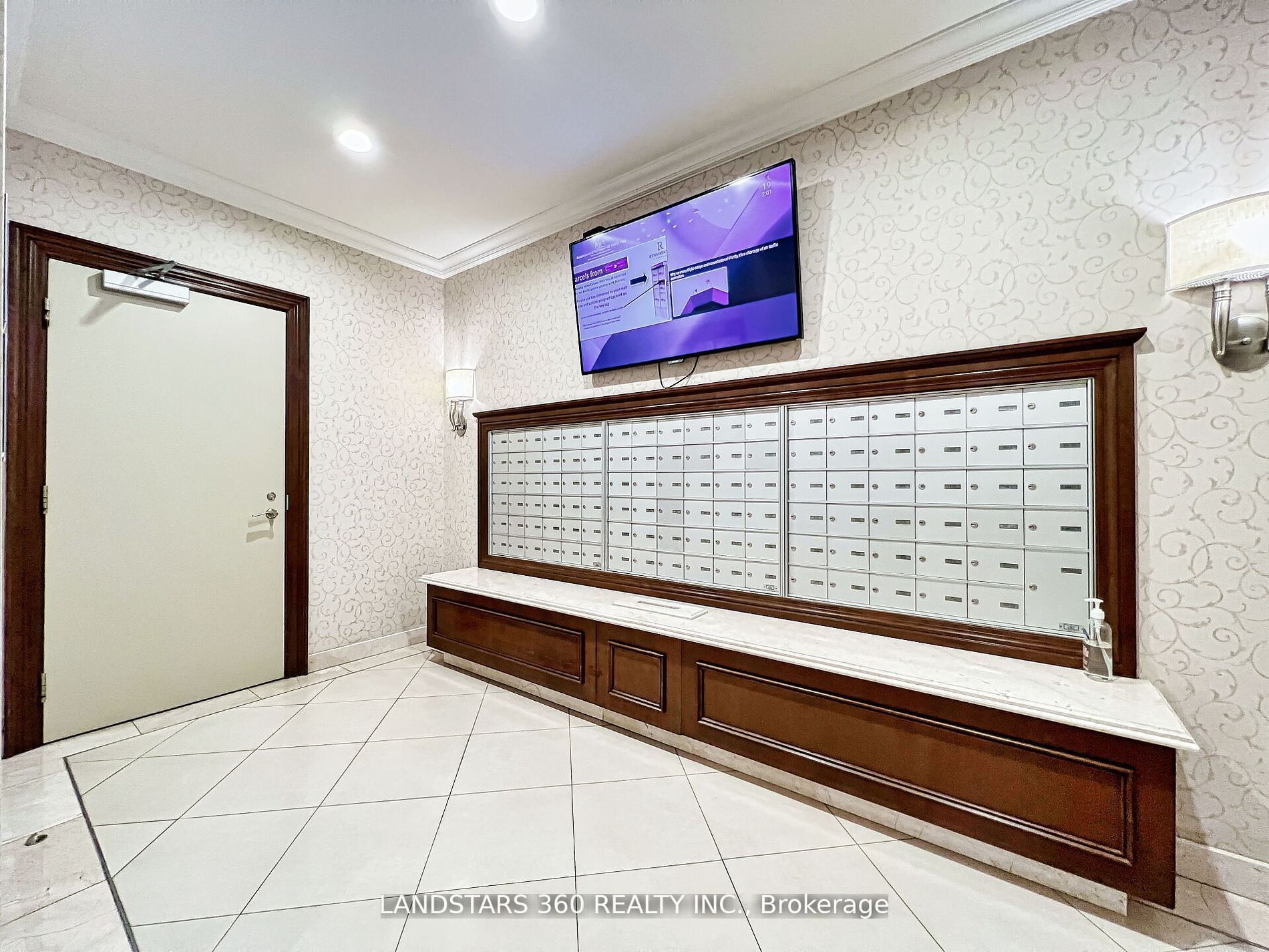 10101 Yonge Street 101