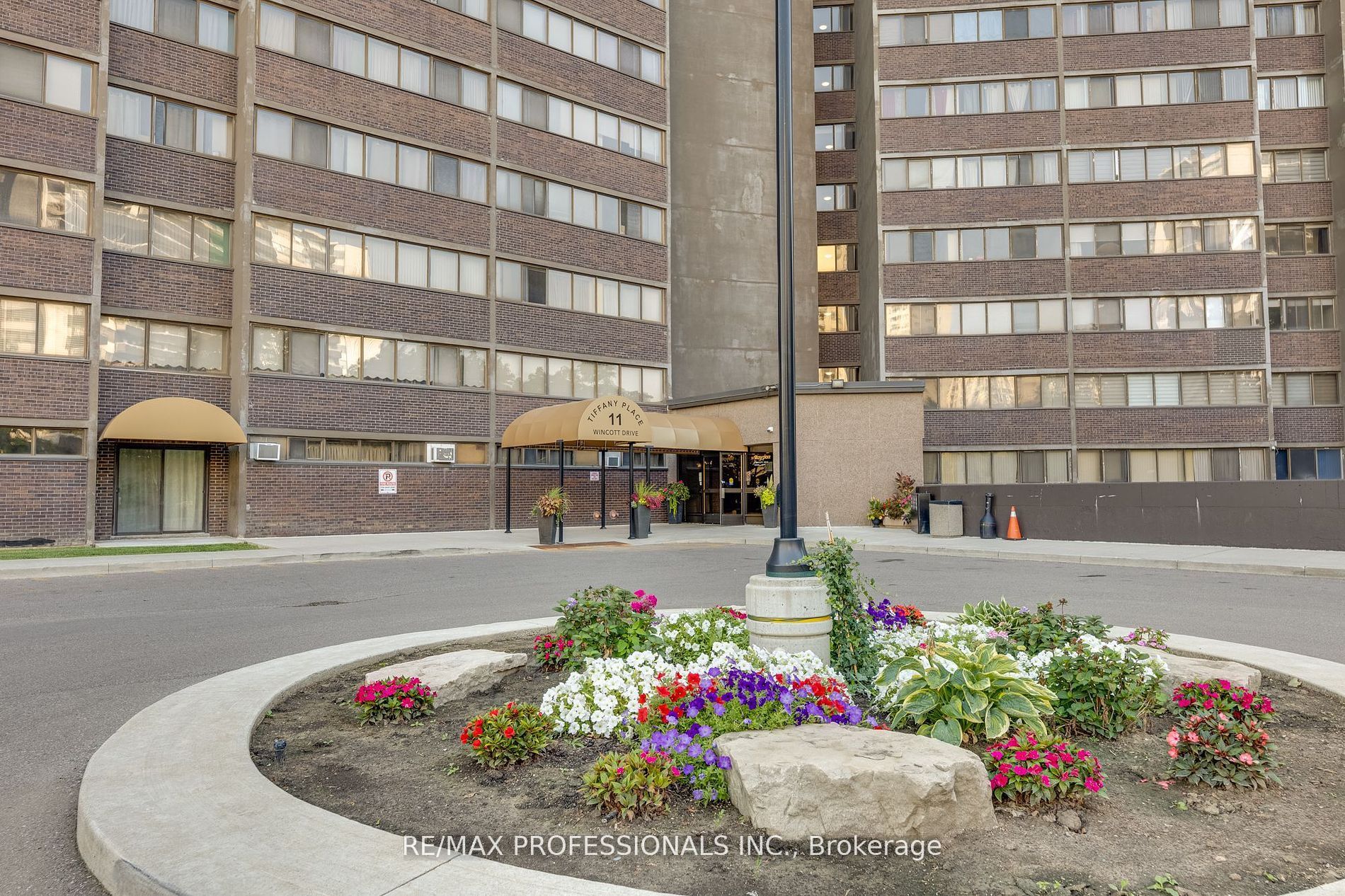 11 Wincott Drive 907