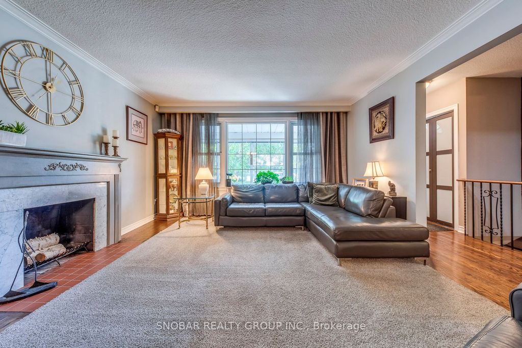 Photo of 19 Deanewood Crescent, Toronto, ON M9B 3A9 (MLS # W12412672)