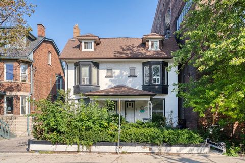 Photo of 195-197 Dovercourt Road, Toronto, ON M6J 3C7 (MLS # C12433317)