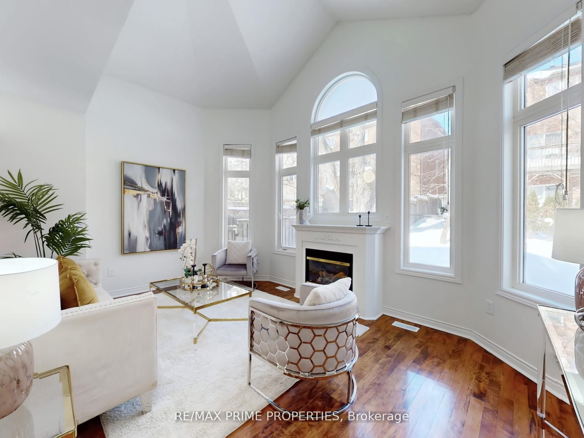 22 Waymount Avenue
