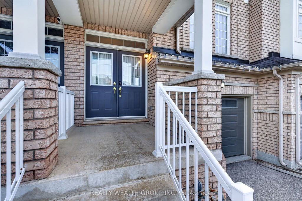 Photo of 35 Matthewson Avenue, Bradford West Gwillimbury, ON L3Z 0P3 (MLS # N13763064)