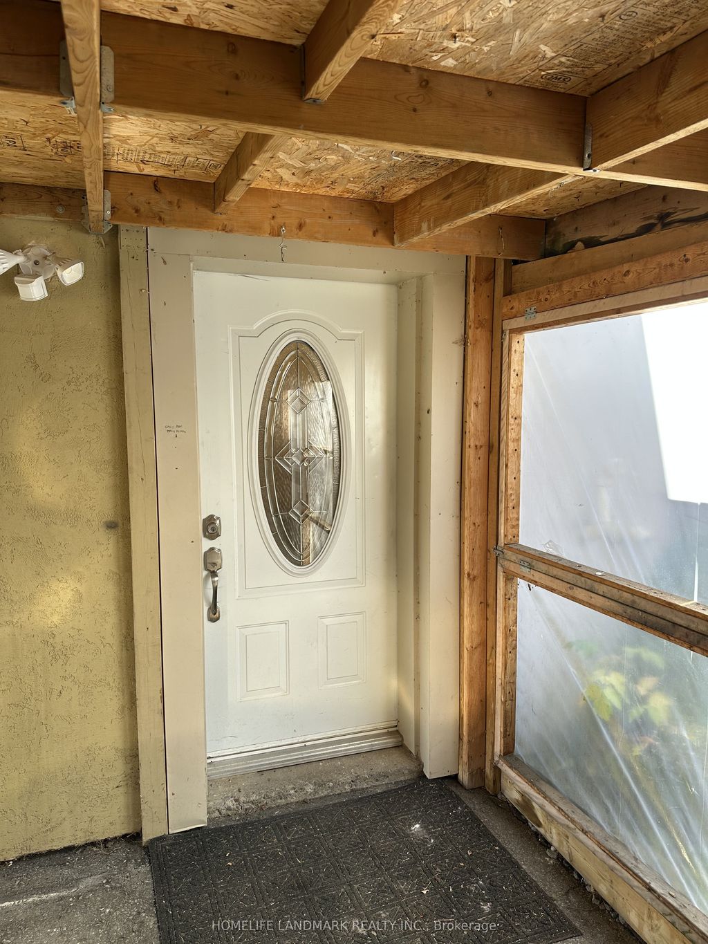 Photo of 85 Aurora Heights Drive, Aurora, ON L4G 2X1 (MLS # N12492976)