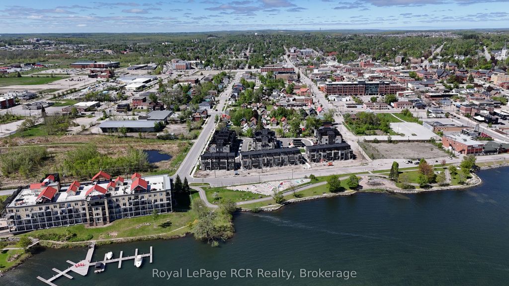 Photo of 150 Elgin Street, Orillia, ON L3V 8P7 (MLS # S12631414)