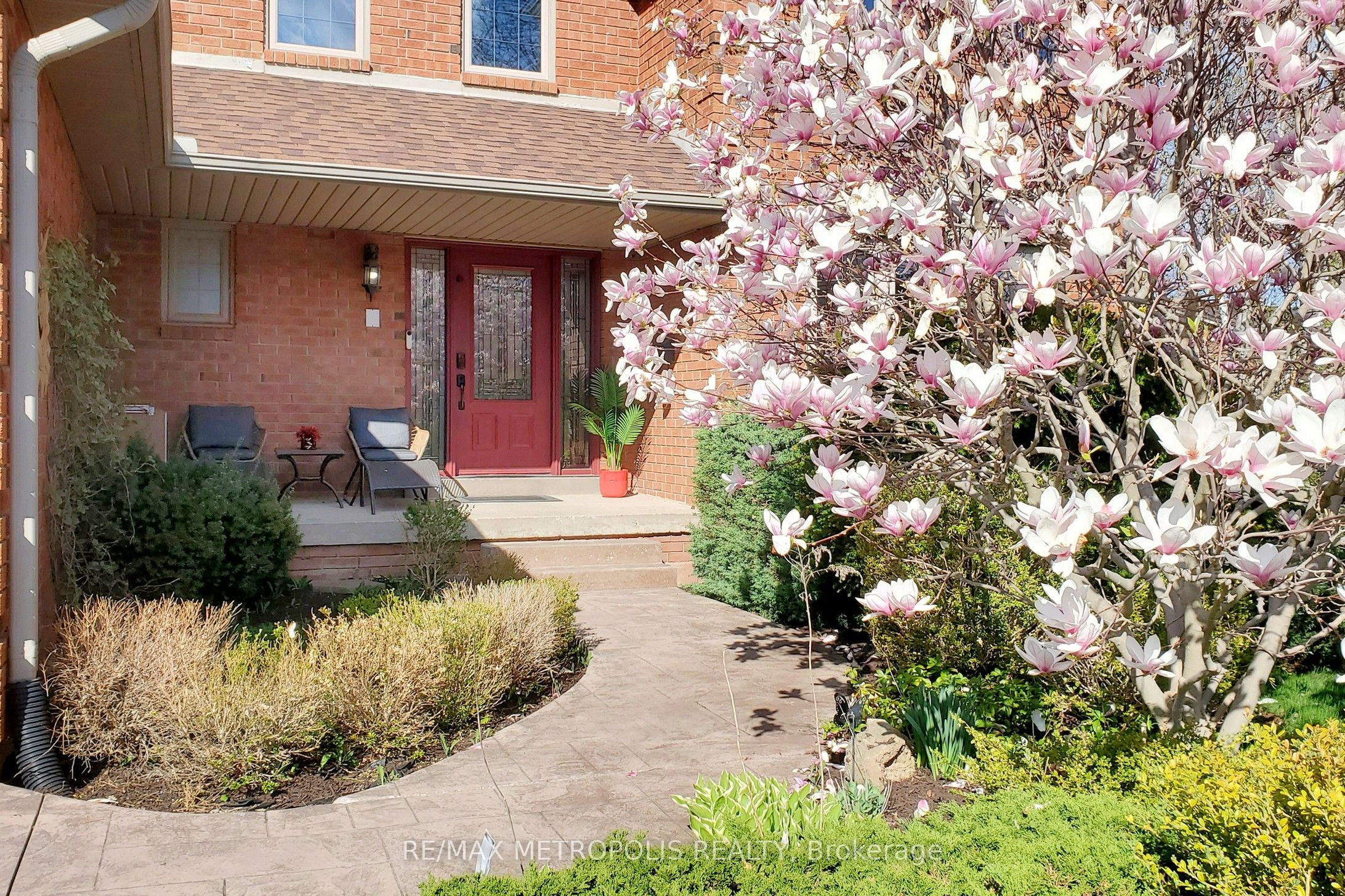 1310 Golden Meadow Trail