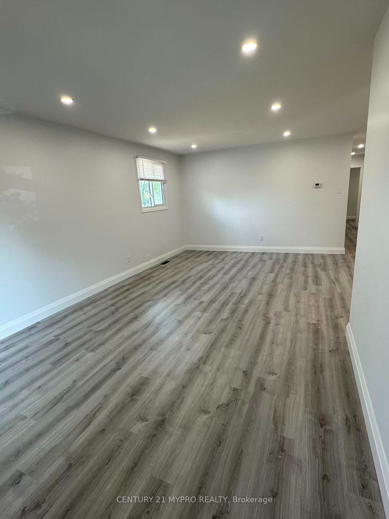 5 Chant Crescent Upper