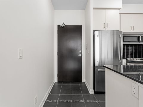 215 Sherway Gardens Road 2809 Toronto ON M9C 0A4