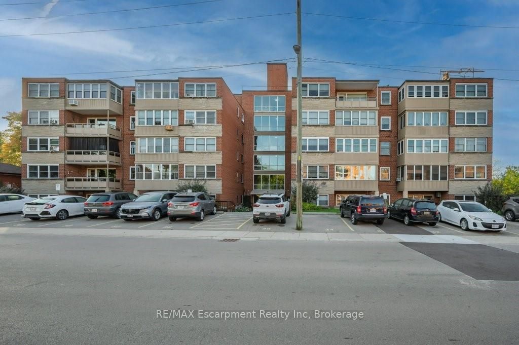 Photo 1 of 40 — 9 Grant Boulevard 201, Hamilton, ON L9H 4L5
