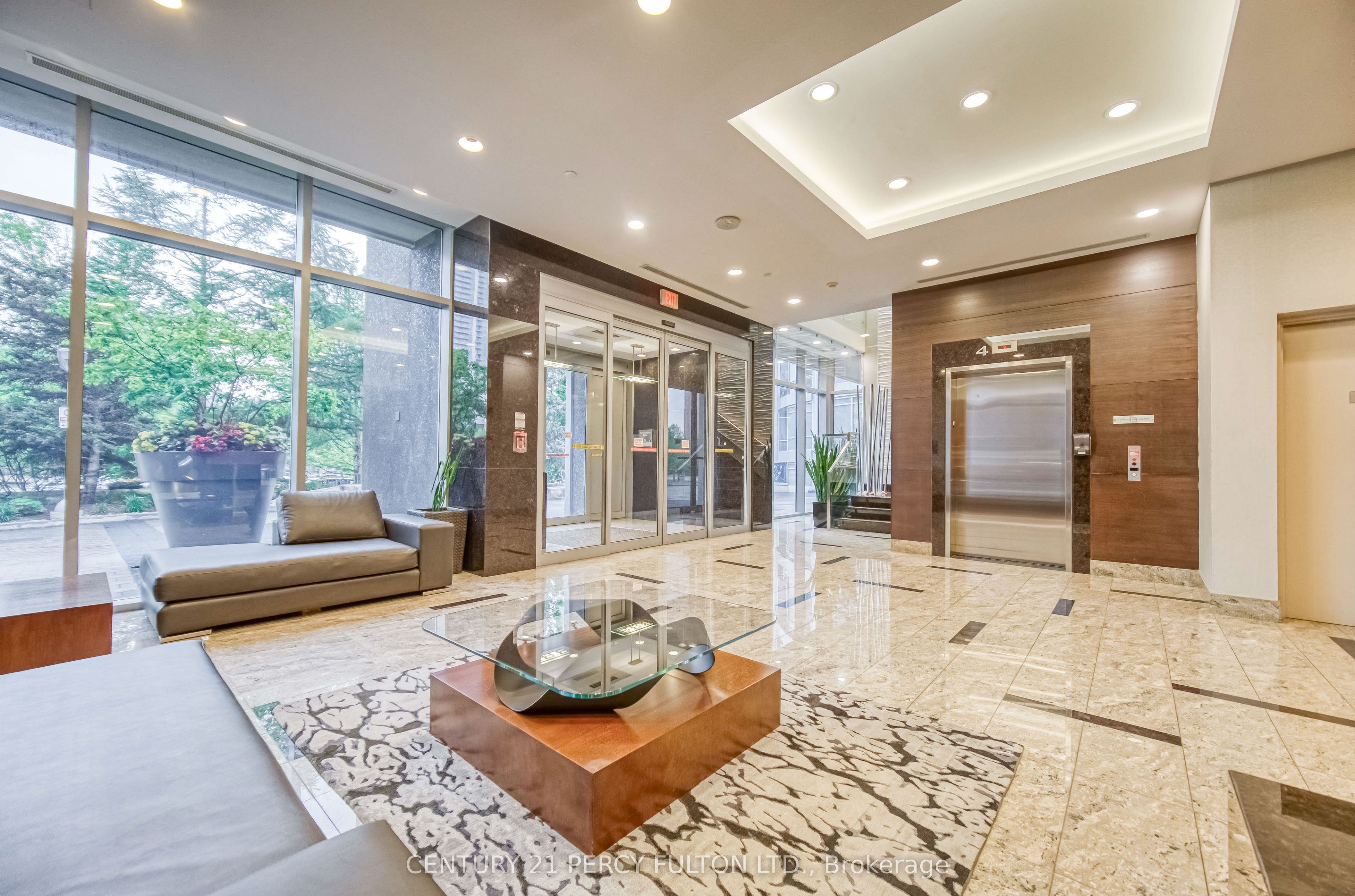 181 Village Green Square 116