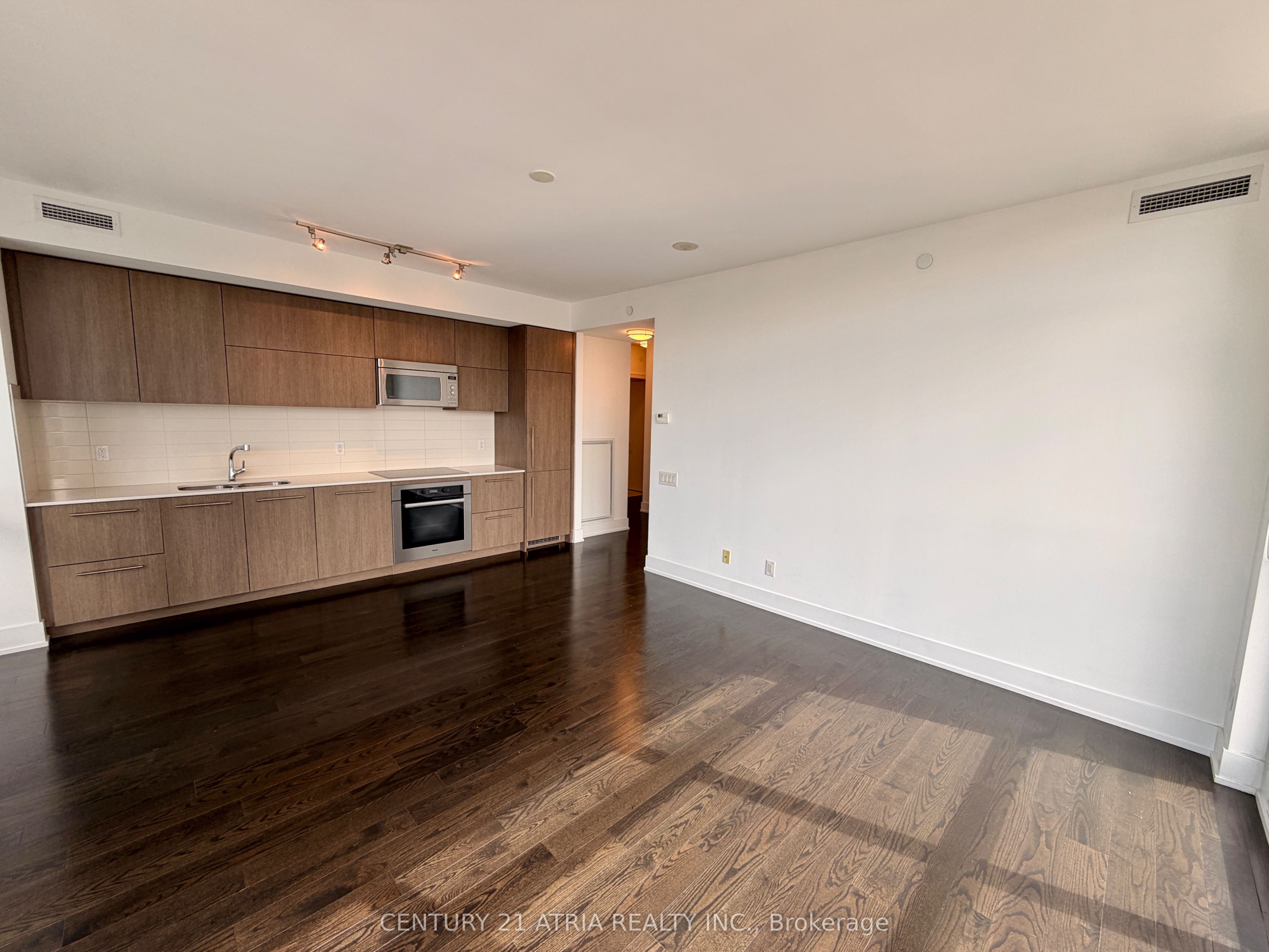 170 Avenue Road 506