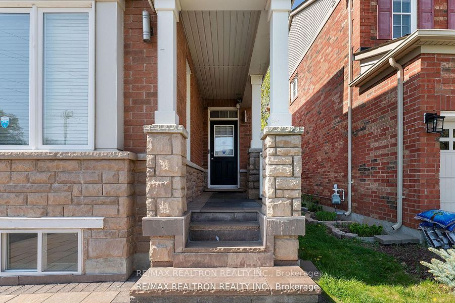 355 Cheryl Mews Boulevard