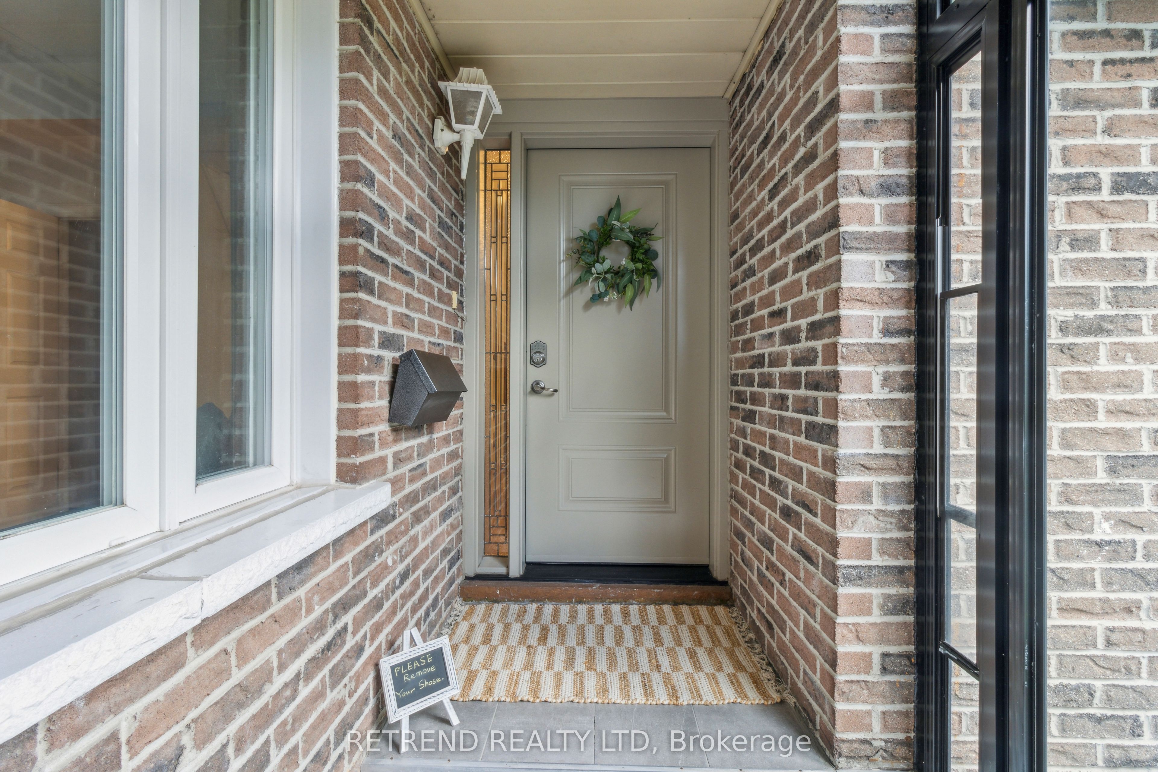 72 Holm Crescent