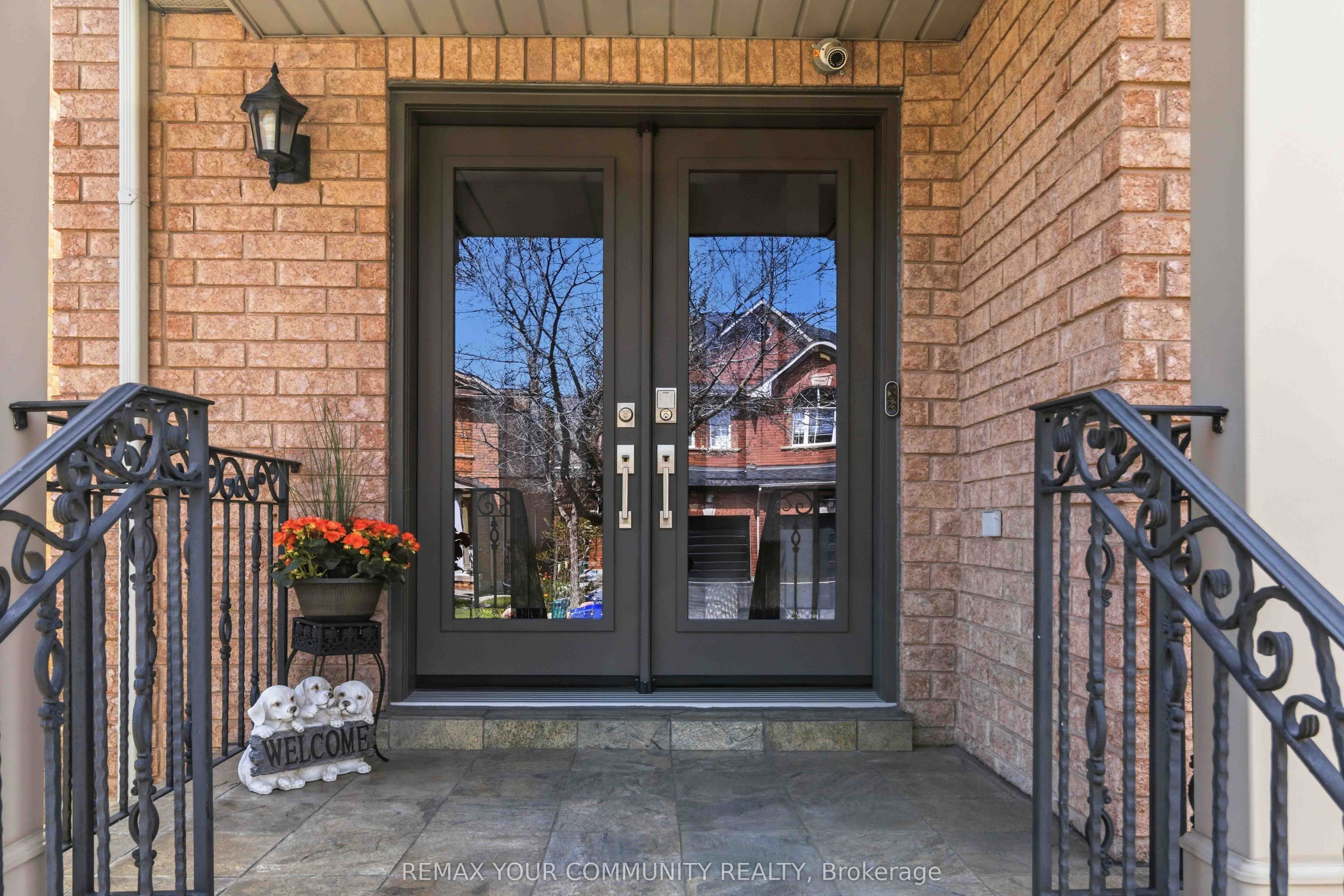 100 Andes Crescent