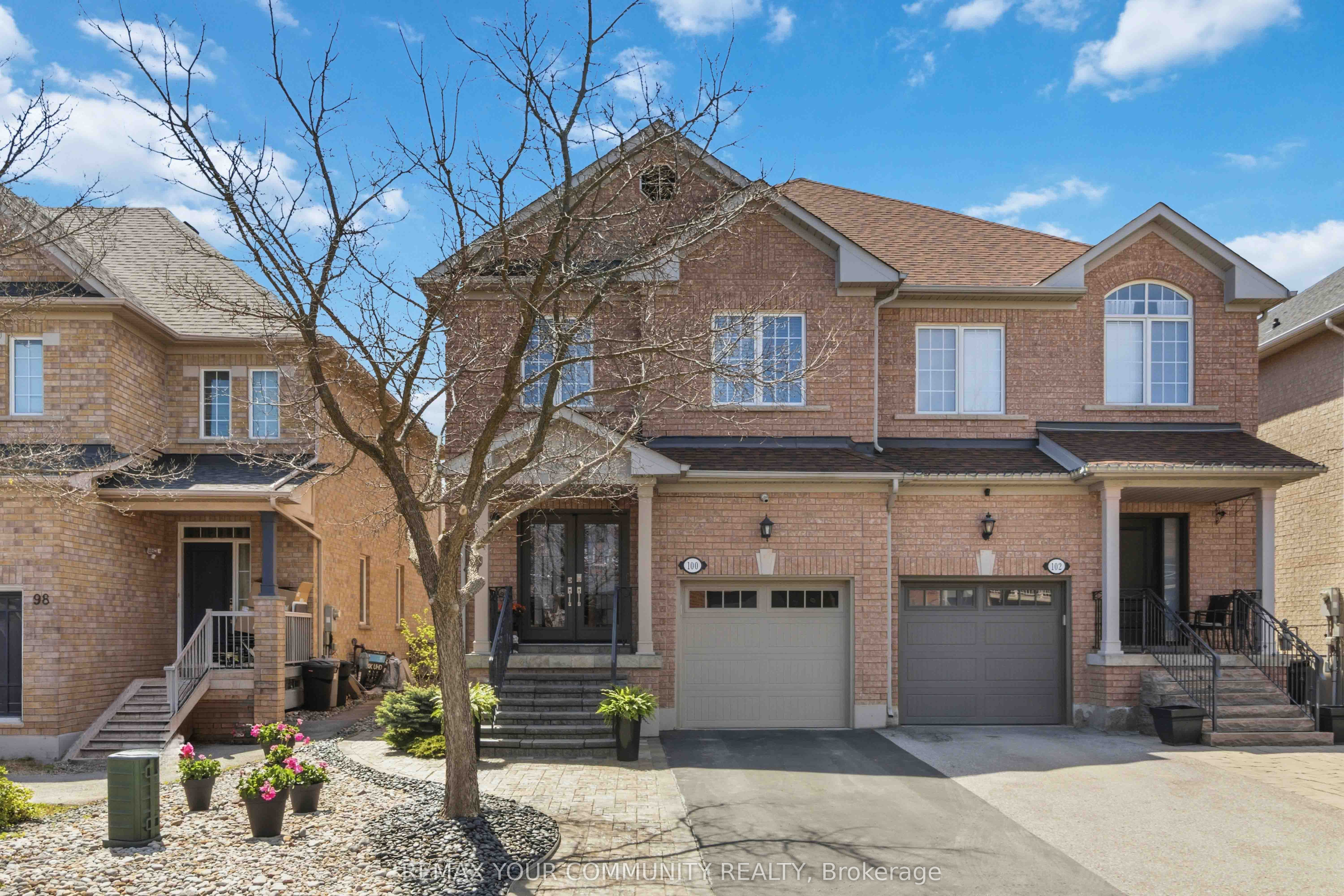 100 Andes Crescent