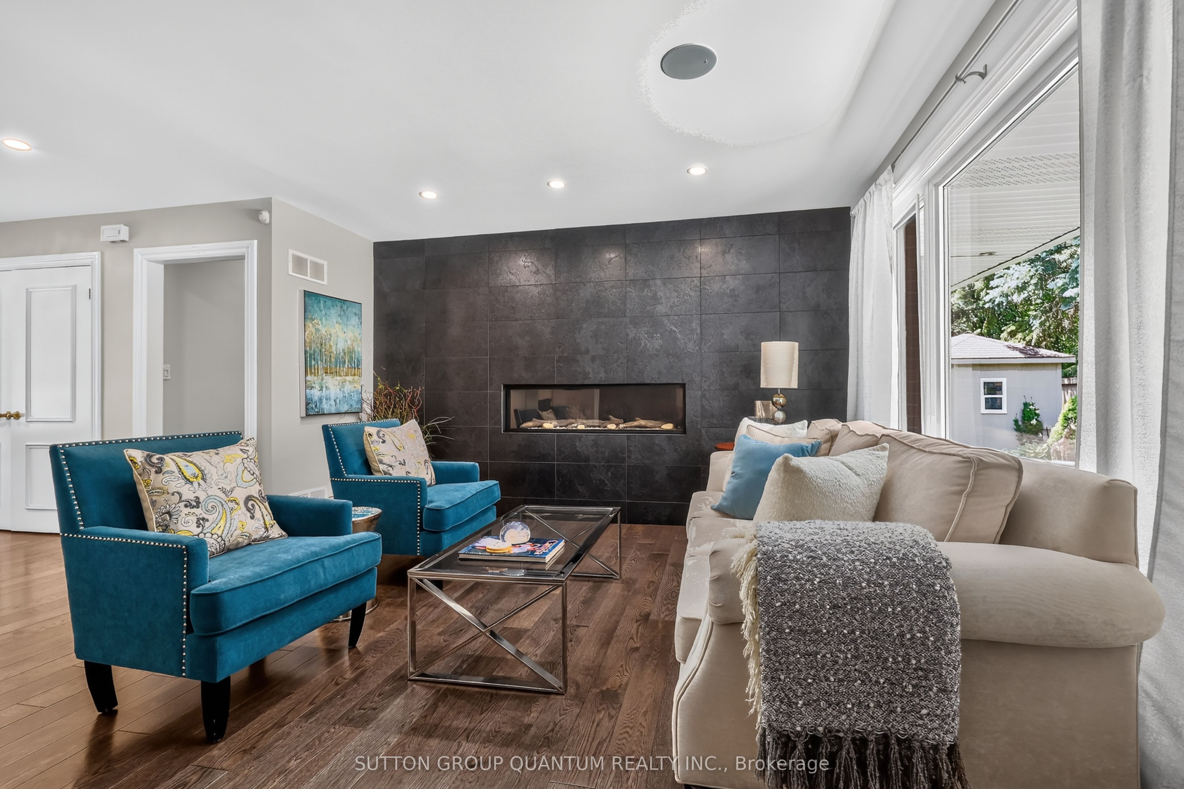 2233 Oneida Crescent