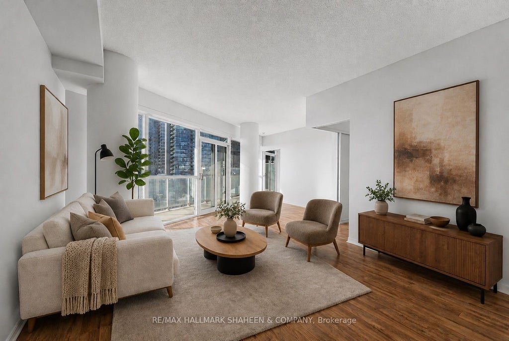 Photo of 352 Front Street W #1815, Toronto, ON M5V 0K3 (MLS # C13852344)
