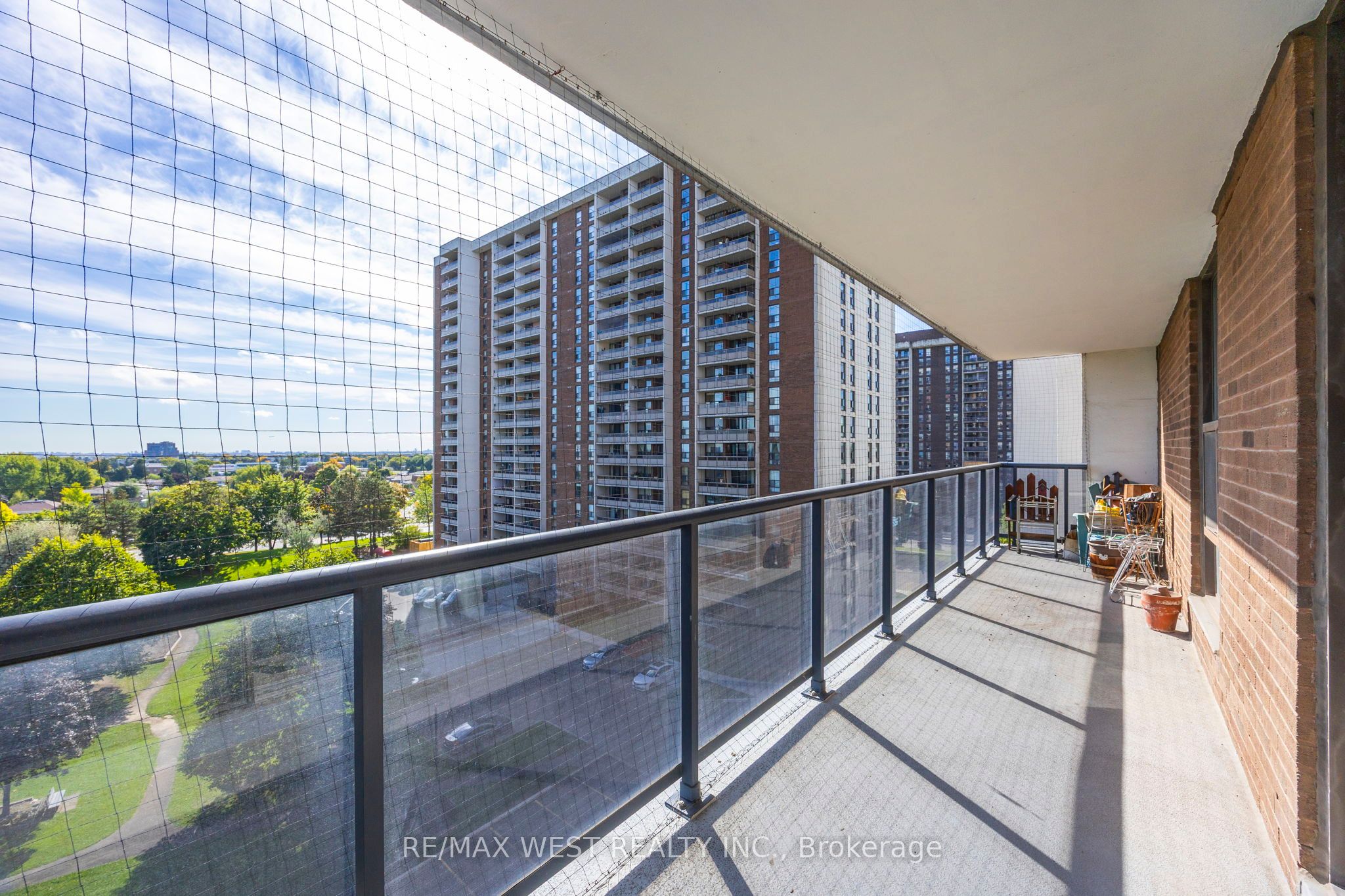 21 Knightsbridge Road 805