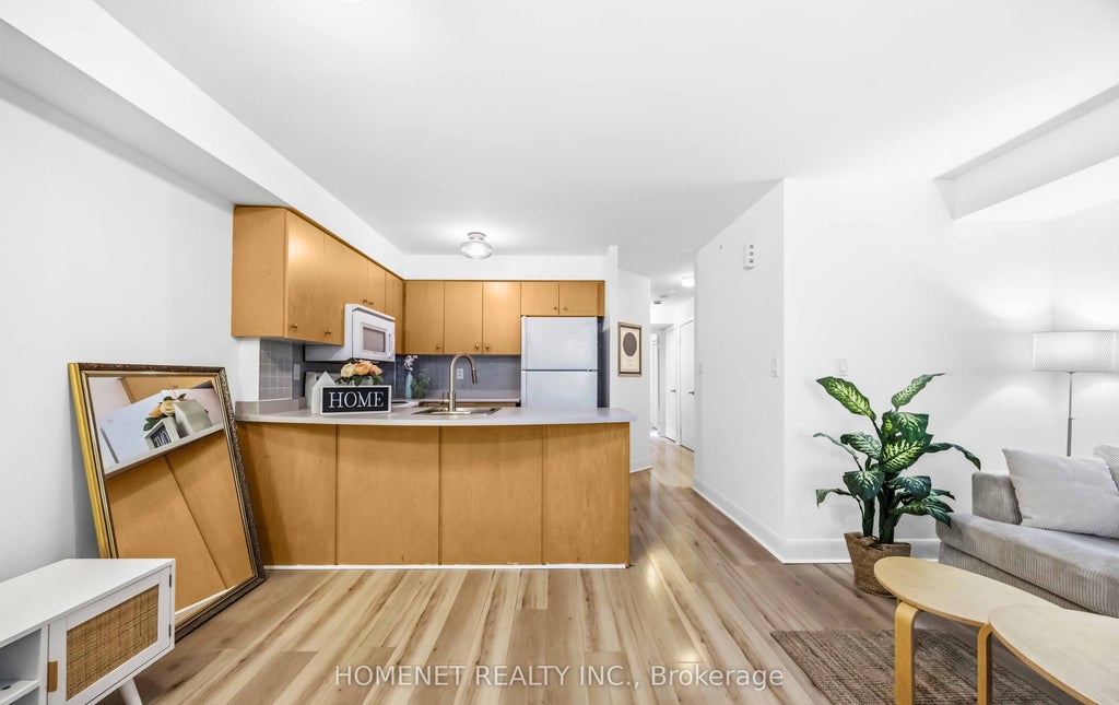 Photo of 415 Jarvis Street #121, Toronto, ON M4Y 3C1 (MLS # C13835986)