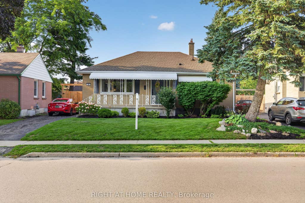 Photo of 24 24 Tweedsmuir Avenue, London East, ON N5W 1K5 (MLS # X13679888)