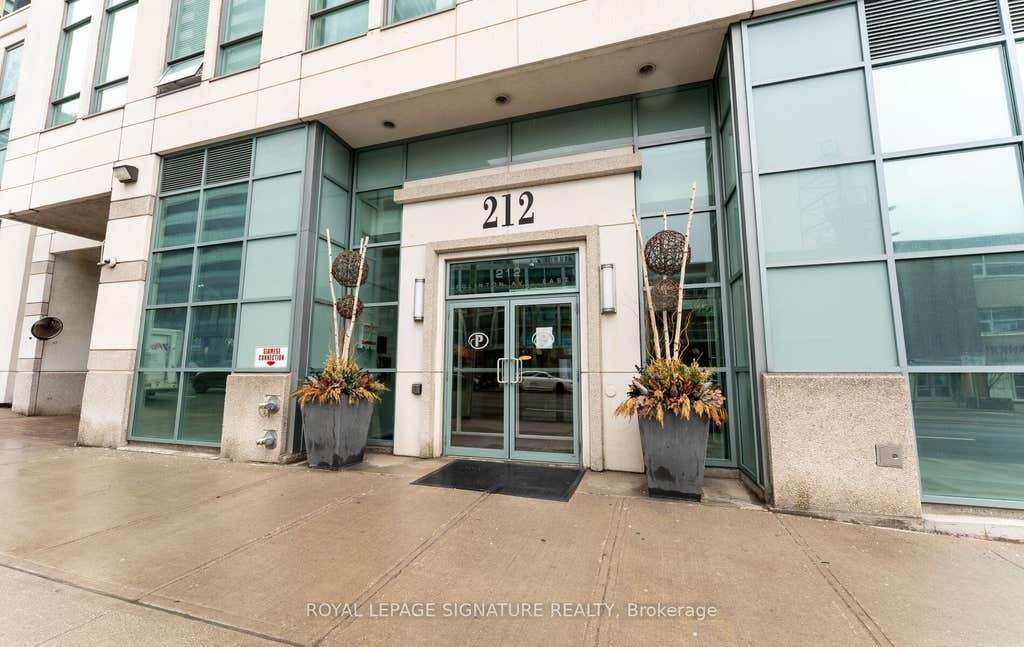 Photo of 212 Eglinton Avenue E #1411, Toronto, ON M4P 0A3 (MLS # C13483414)
