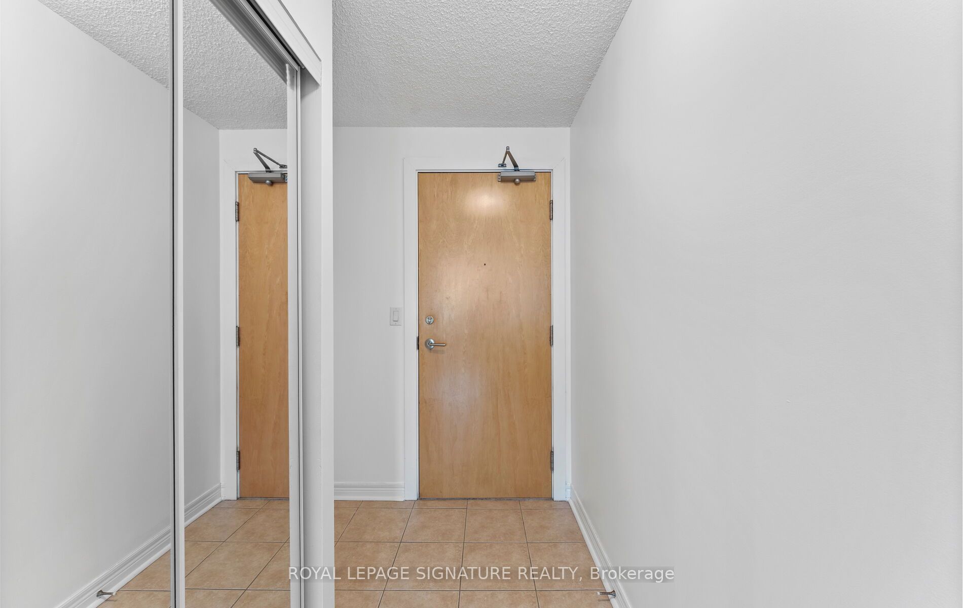 212 Eglinton Avenue E 1411