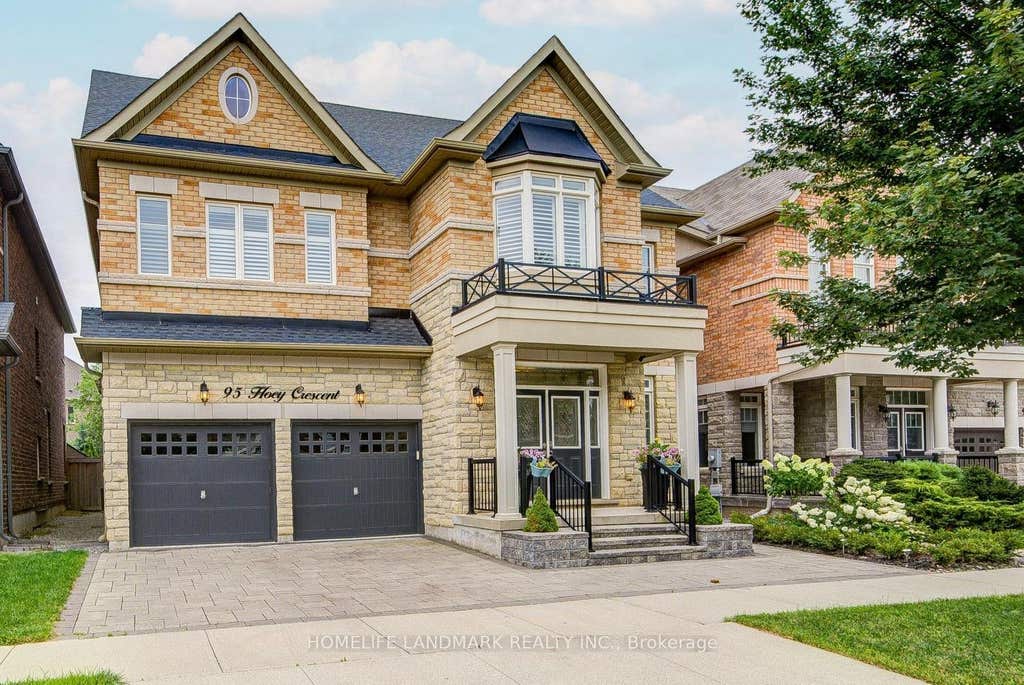 Photo of 95 Hoey Crescent, Oakville, ON L6M 0X1 (MLS # W13648378)