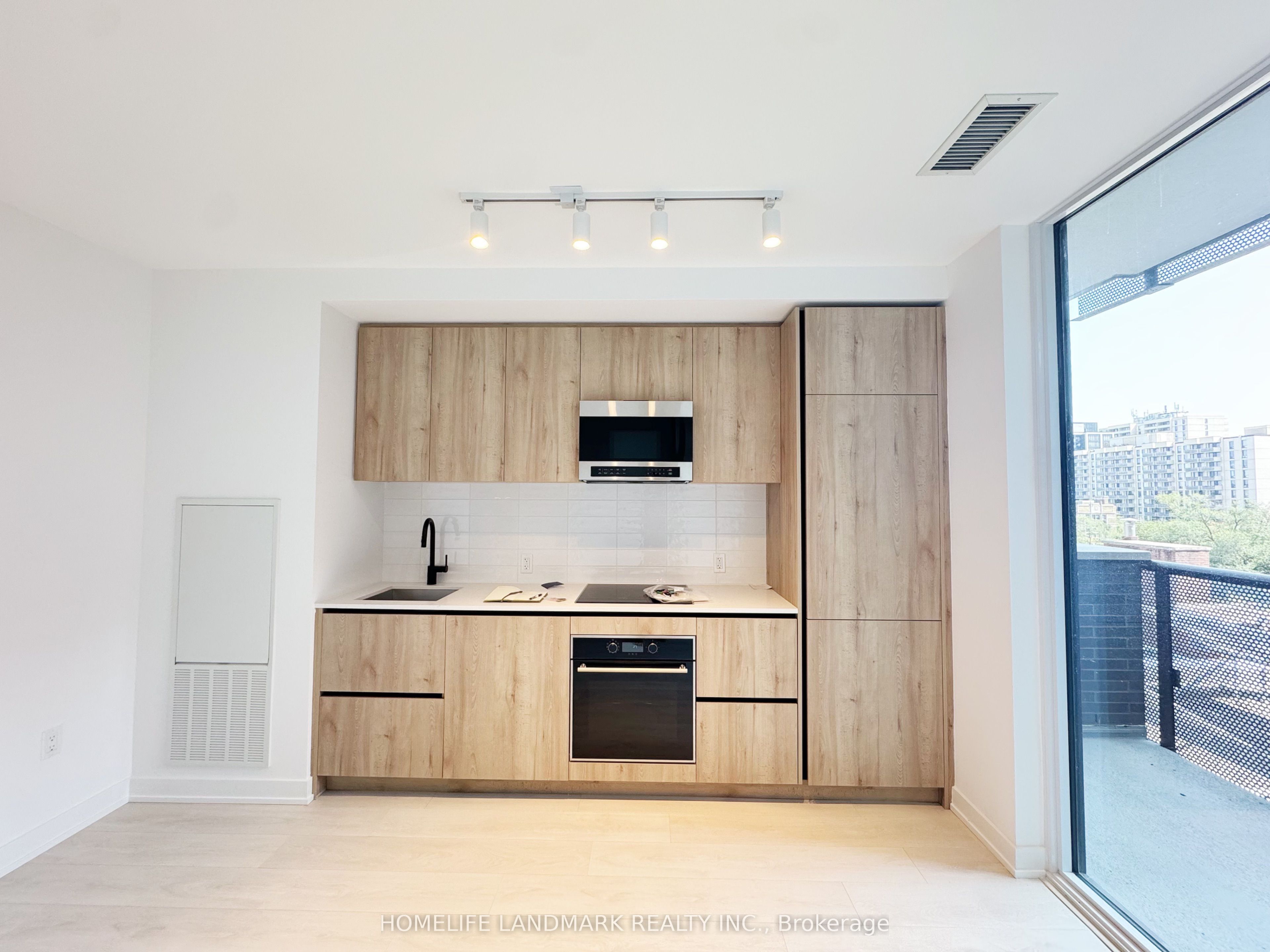 117 Broadway Avenue 615