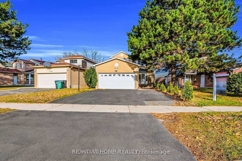 Photo of 6593 Edenwood Drive, Mississauga, ON L5N 3E9 (MLS # W13824158)