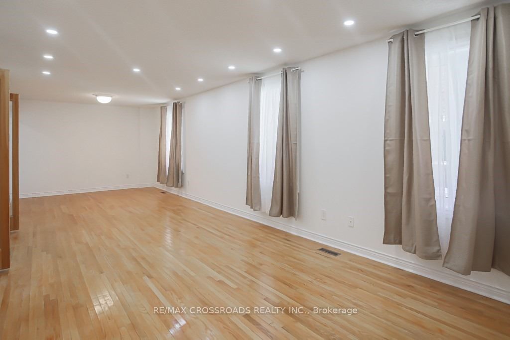 87 Woodriver Street