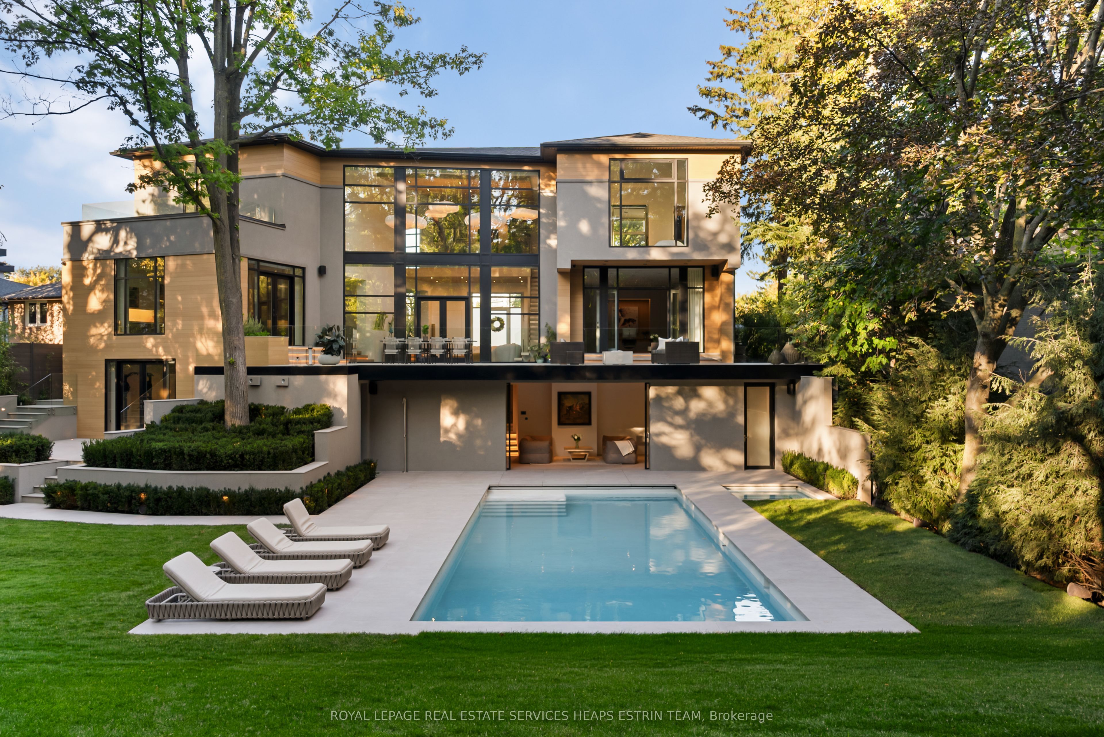 7 Colchester Court