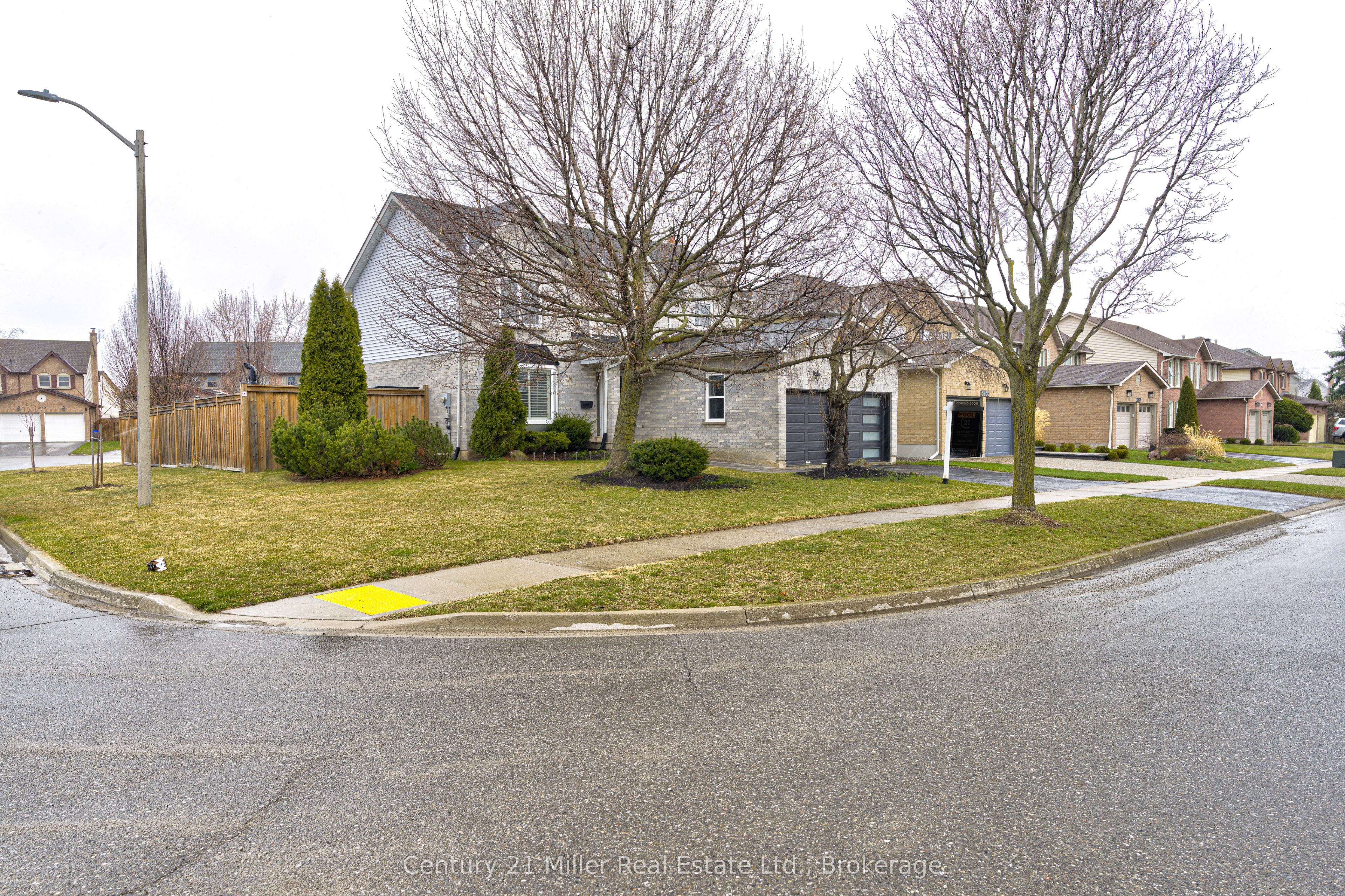 3263 Mead Crescent