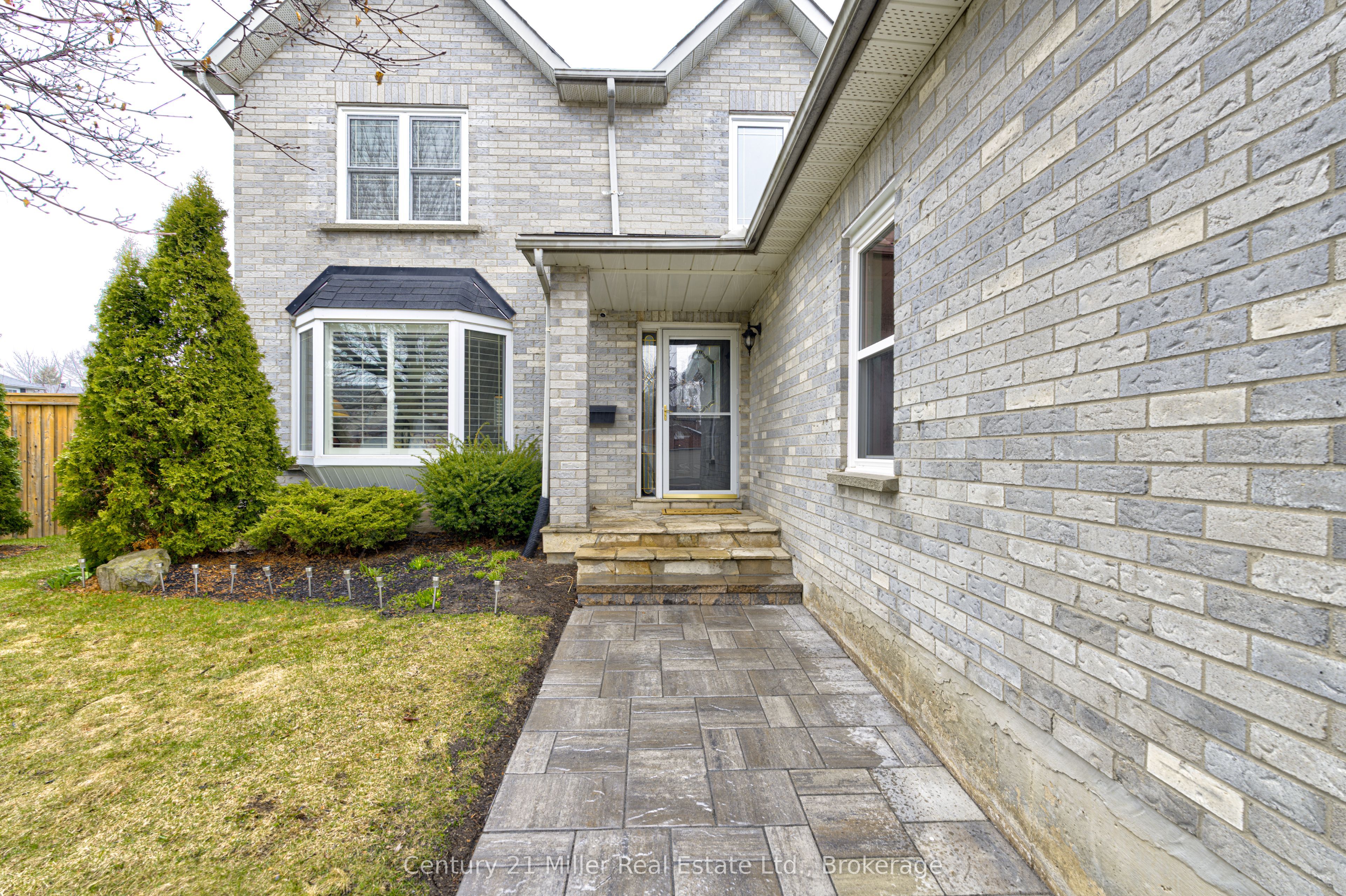 3263 Mead Crescent