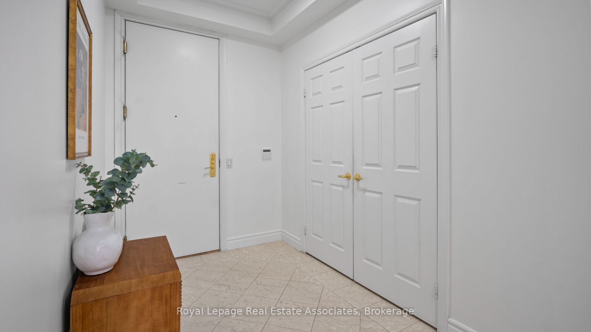 25 Kingsbridge Garden Circle 3110