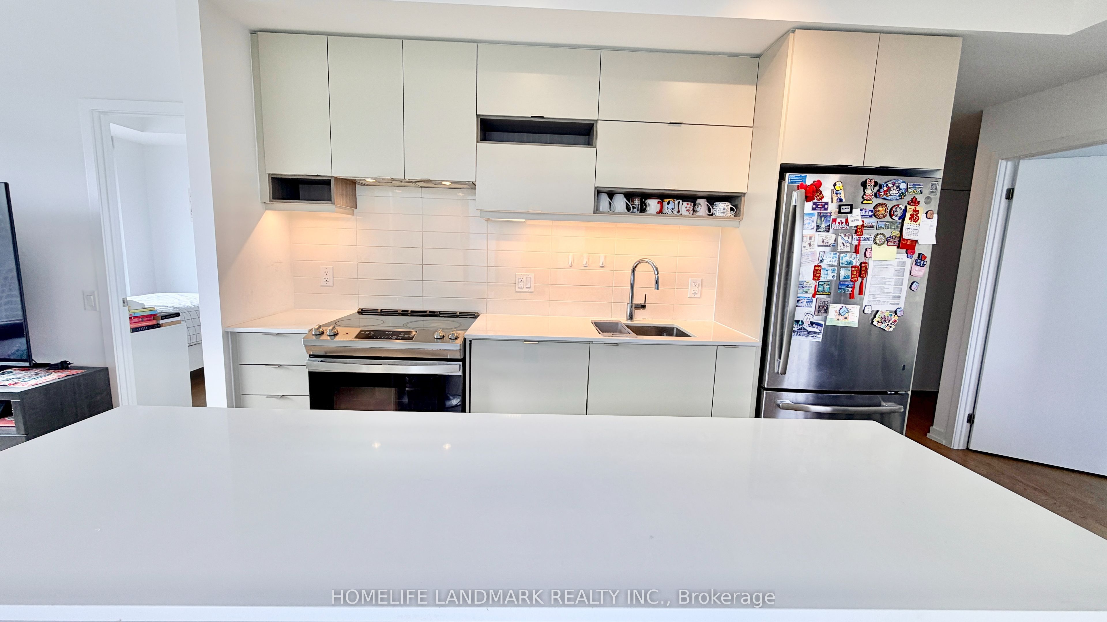 4065 Confederation Parkway 1808