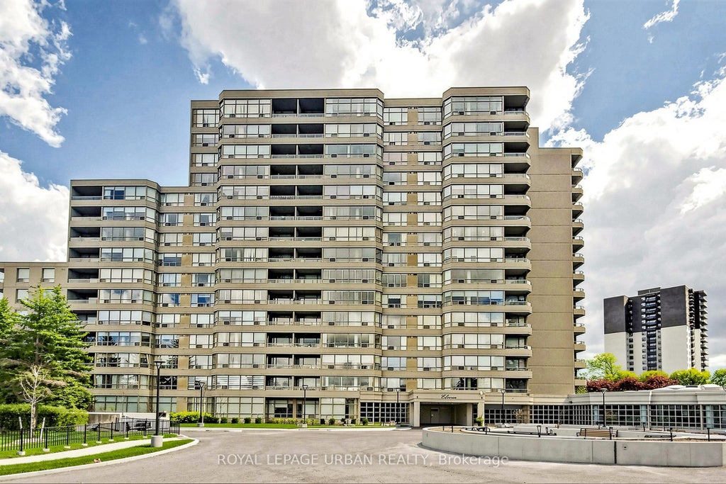 Photo of 11 Townsgate Drive #110, Vaughan, ON L4J 8G4 (MLS # N14080044)